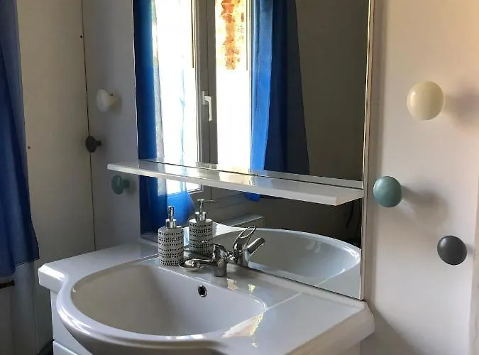 Hébergement de vacances La Courtine Maison De Pêcheur 2 Mn De La *